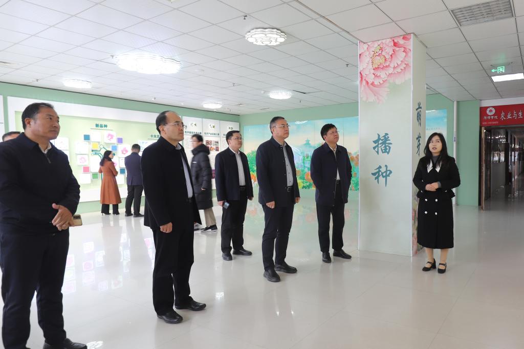 高峰帶隊(duì)赴菏澤學(xué)院考察交流，共謀生物技術(shù)開(kāi)發(fā)服務(wù)新篇章